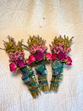 Load image into Gallery viewer, Fluorite Crystal Smudge Stick – White Sage and Lavender Blend for Focus, Peace, and Spiritual Cleansing