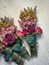 Load image into Gallery viewer, Fluorite Crystal Smudge Stick – White Sage and Lavender Blend for Focus, Peace, and Spiritual Cleansing