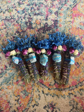 Load image into Gallery viewer, Apatite Smudge Stick With Flowers, Home Cleansing, Calming Gifts Women, Lavender Smudge Stick, Witchy Accessories, Meditation Altar,