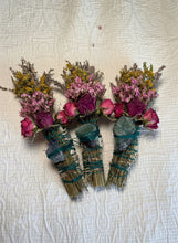 Load image into Gallery viewer, Fluorite Crystal Smudge Stick – White Sage and Lavender Blend for Focus, Peace, and Spiritual Cleansing