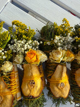 Load image into Gallery viewer, Pear, Palo Santo, Juniper, and Cinnamon Smudge Stick