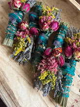 Load image into Gallery viewer, Fluorite Crystal Smudge Stick – Sage and Lavender Blend for Focus, Peace, and Spiritual Cleansing