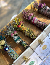 Load image into Gallery viewer, Smudge Stick With Flowers, Home Cleansing, Calming Gifts Women, Lavender Smudge Stick, Witchy Accessories, Meditation Altar, Energy Clearing - Green Agate