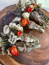 Load image into Gallery viewer, Smudge Stick With Flowers, Home Cleansing, Calming Gifts Women, Lavender Smudge Stick, Witchy Accessories, Meditation Altar, Energy Clearing - Green Agate