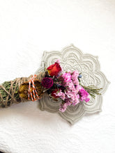 Load image into Gallery viewer, Kiwi, Mint, Palo Santo and Cedar Spring Smudge Stick