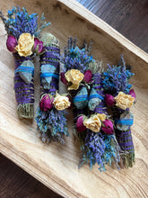 Load image into Gallery viewer, Apatite Smudge Stick With Flowers, Home Cleansing, Calming Gifts Women, Lavender Smudge Stick, Witchy Accessories, Meditation Altar,
