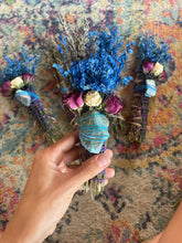 Load image into Gallery viewer, Apatite Smudge Stick With Flowers, Home Cleansing, Calming Gifts Women, Lavender Smudge Stick, Witchy Accessories, Meditation Altar,
