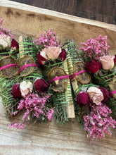 Load image into Gallery viewer, Kiwi, Palo Santo, Cedar and Mint Smudge Stick
