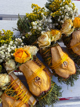 Load image into Gallery viewer, Pear, Palo Santo, Juniper, and Cinnamon Smudge Stick
