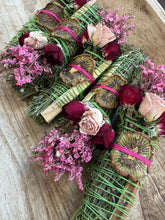Load image into Gallery viewer, Kiwi, Palo Santo, Cedar and Mint Smudge Stick
