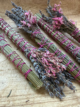 Load image into Gallery viewer, Lavender Incense Bouquet

