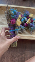 Load and play video in Gallery viewer, Apatite Smudge Stick With Flowers, Home Cleansing, Calming Gifts Women, Lavender Smudge Stick, Witchy Accessories, Meditation Altar,
