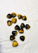 Load image into Gallery viewer, Tiger Eye Heart
