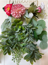 Load image into Gallery viewer, Floral welcome Wreath
